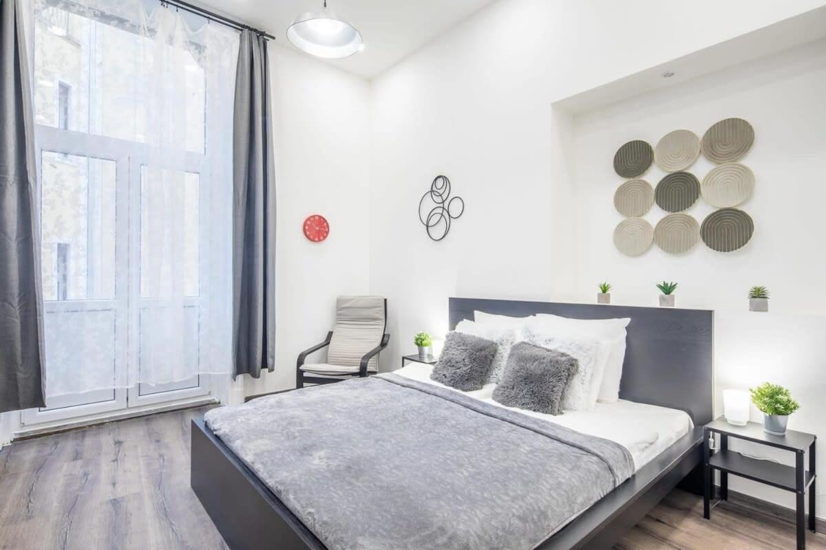 Very Large & New Apartment